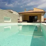 Beautiful Markulin With Private Pool Near Pula Шишан