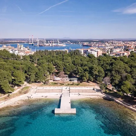 Beautiful Markulin With Private Pool Near Pula Šišan