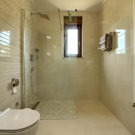 Beautiful Markulin With Private Pool Near Pula Villa *