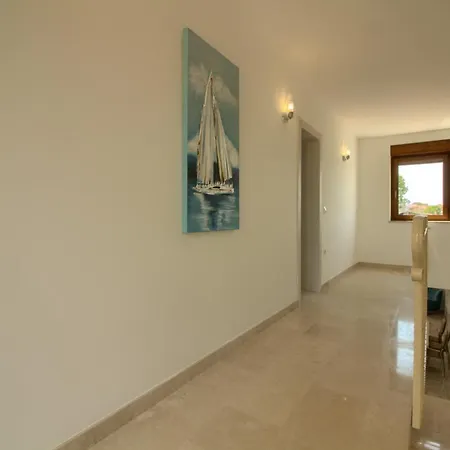 Beautiful Markulin With Private Pool Near Pula Villa Sisan