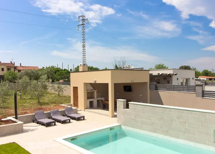 Beautiful Markulin With Private Pool Near Pula Villa Sisan