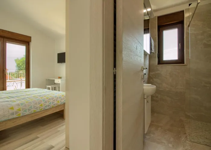 Beautiful Markulin With Private Pool Near Pula Villa