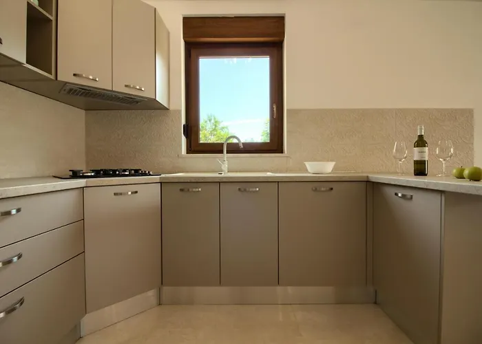 Beautiful Markulin With Private Pool Near Pula Villa