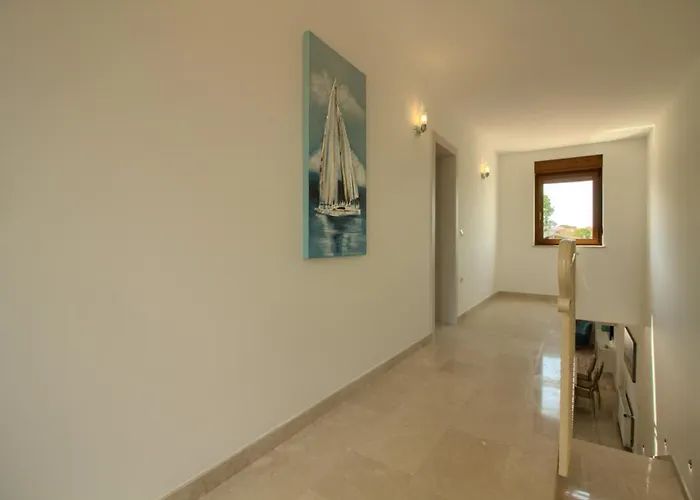 Beautiful Markulin With Private Pool Near Pula Villa Sisan