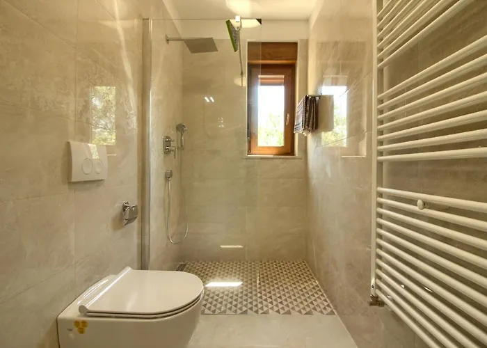 Beautiful Markulin With Private Pool Near Pula Villa *