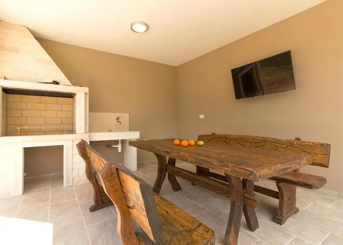 Βίλα Beautiful Markulin With Private Pool Near Pula *