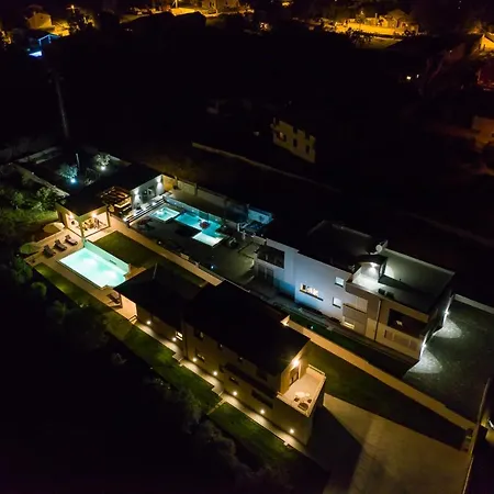 Beautiful Markulin With Private Pool Near Pula Villa