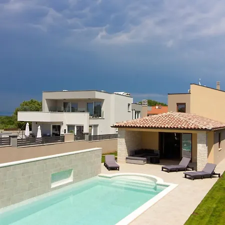 Beautiful Markulin With Private Pool Near Pula * Šišan