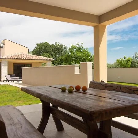 Beautiful Markulin With Private Pool Near Pula *