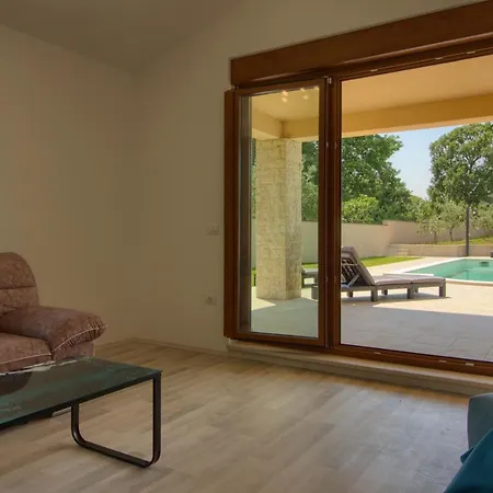 Beautiful Markulin With Private Pool Near Pula Villa