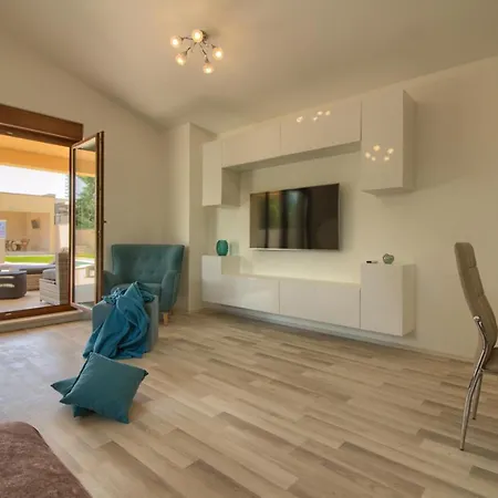 Beautiful Markulin With Private Pool Near Pula Villa Šišan