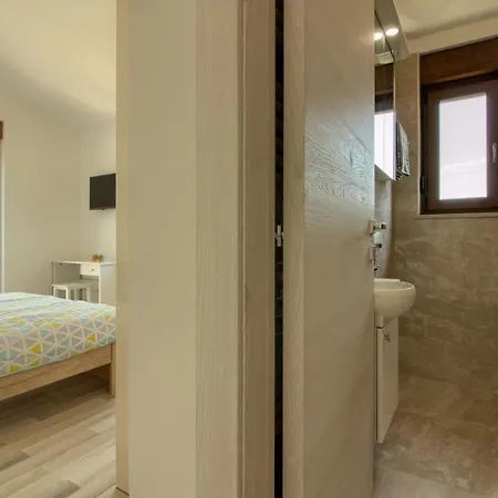 Beautiful Markulin With Private Pool Near Pula Villa