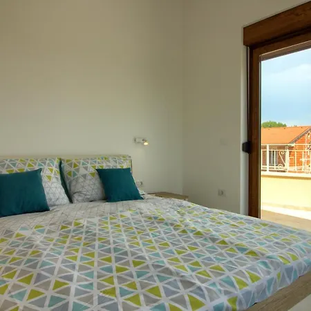 Villa Beautiful Markulin With Private Pool Near Pula Šišan