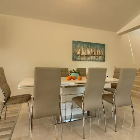 Beautiful Markulin With Private Pool Near Pula * Šišan