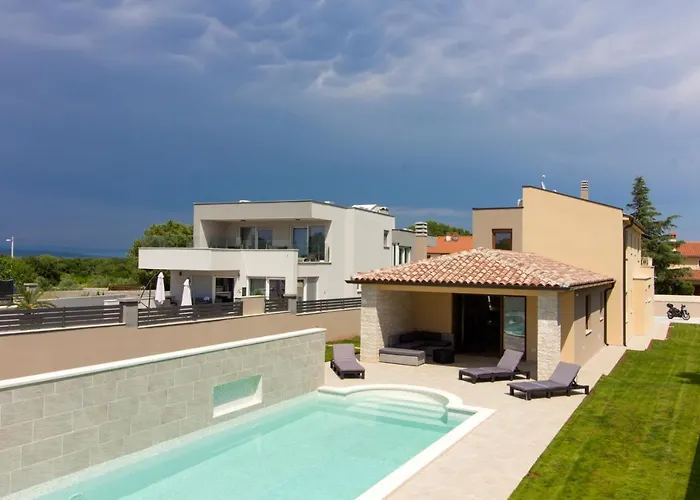 Beautiful Markulin With Private Pool Near Pula * Šišan