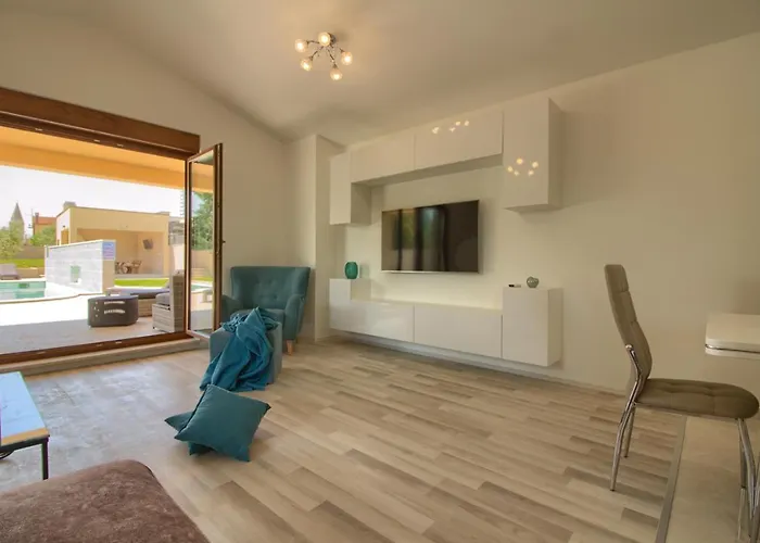 Beautiful Markulin With Private Pool Near Pula Vila Šišan